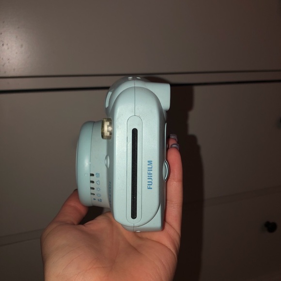 light blue instax mini 8 fujifilm camera - Picture 3 of 4